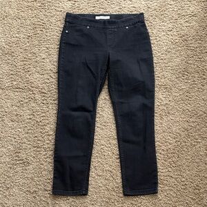 Chico’s Black Platinum Denim 1.5 Short Straight leg elastic pull on Jean